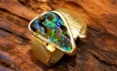 Foto: Boulderopal-Ring aus Gold - Lechlers Goldschmiede